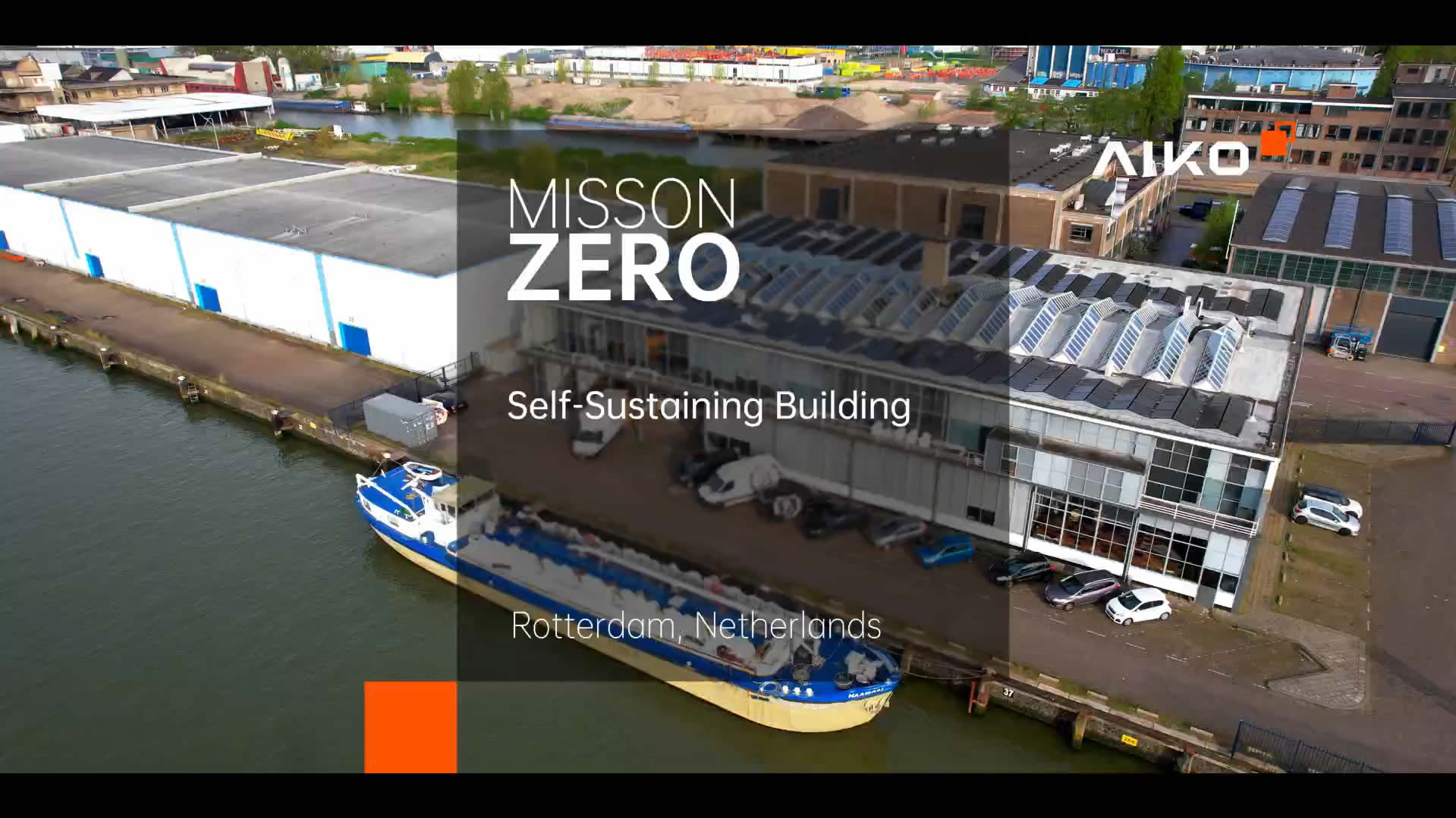 Bedrijfsruimte in Nederlandse haven op groene stroom